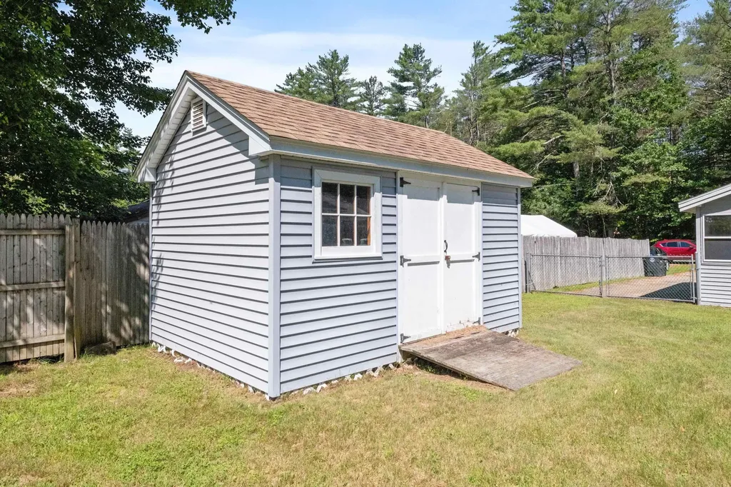 36 Lark Street Franklin NH 03235