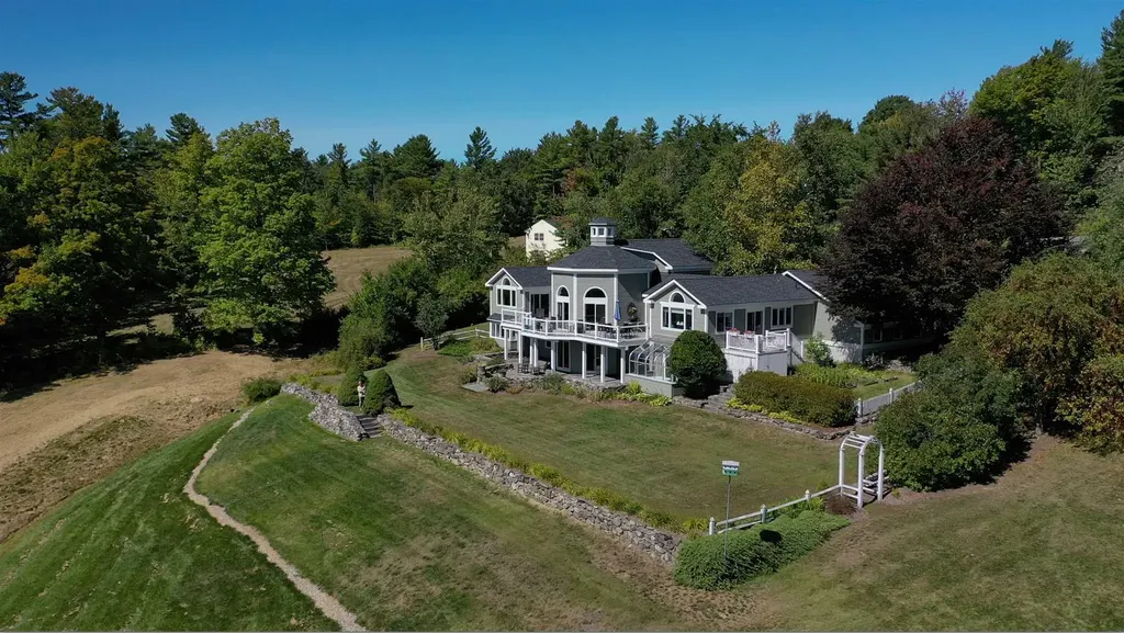 906 Main Street New London NH 03257