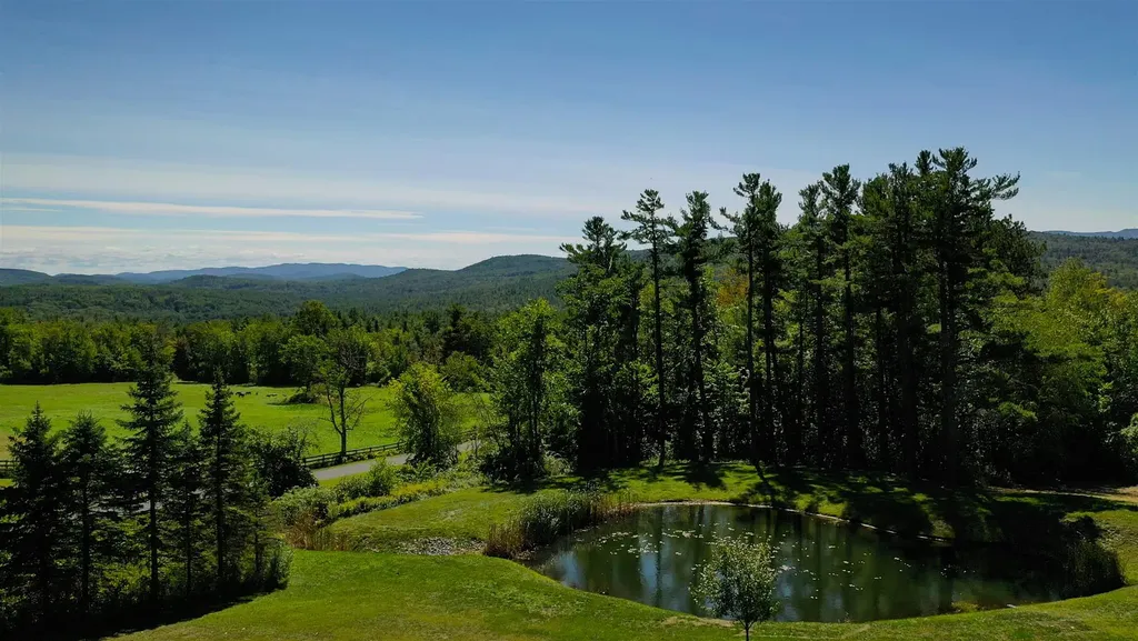 906 Main Street New London NH 03257