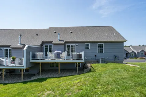 9a Lunas Avenue Epping NH 03042