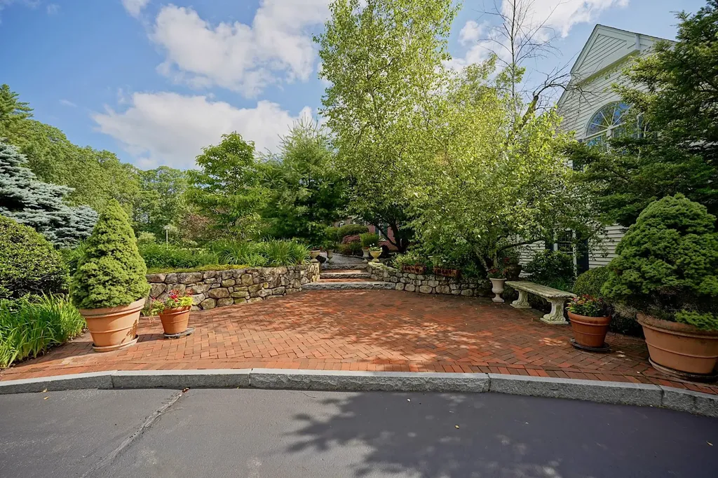 73 Mack Hill Road Amherst NH 03031