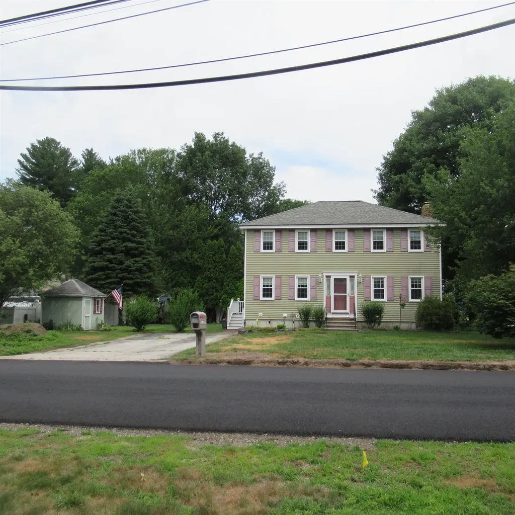 16 Eayers Pond Road Hudson NH 03051