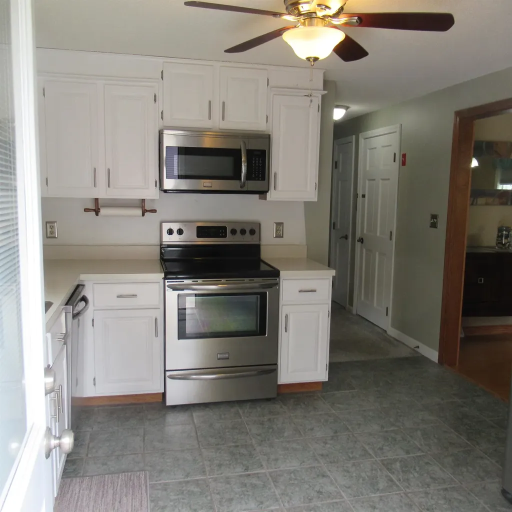 16 Eayers Pond Road Hudson NH 03051