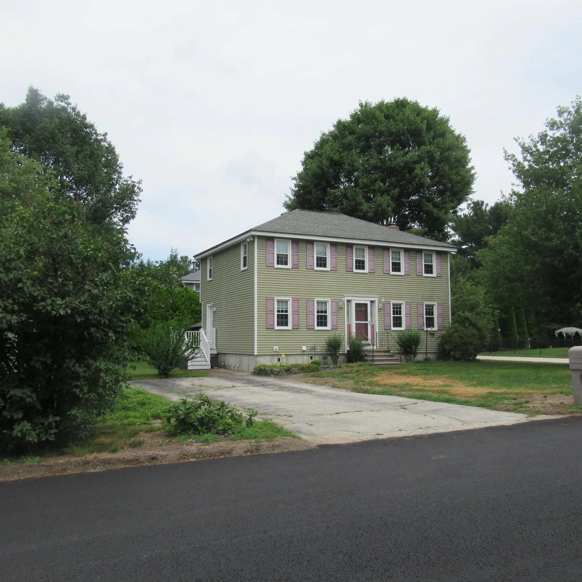 16 Eayers Pond Road Hudson NH 03051