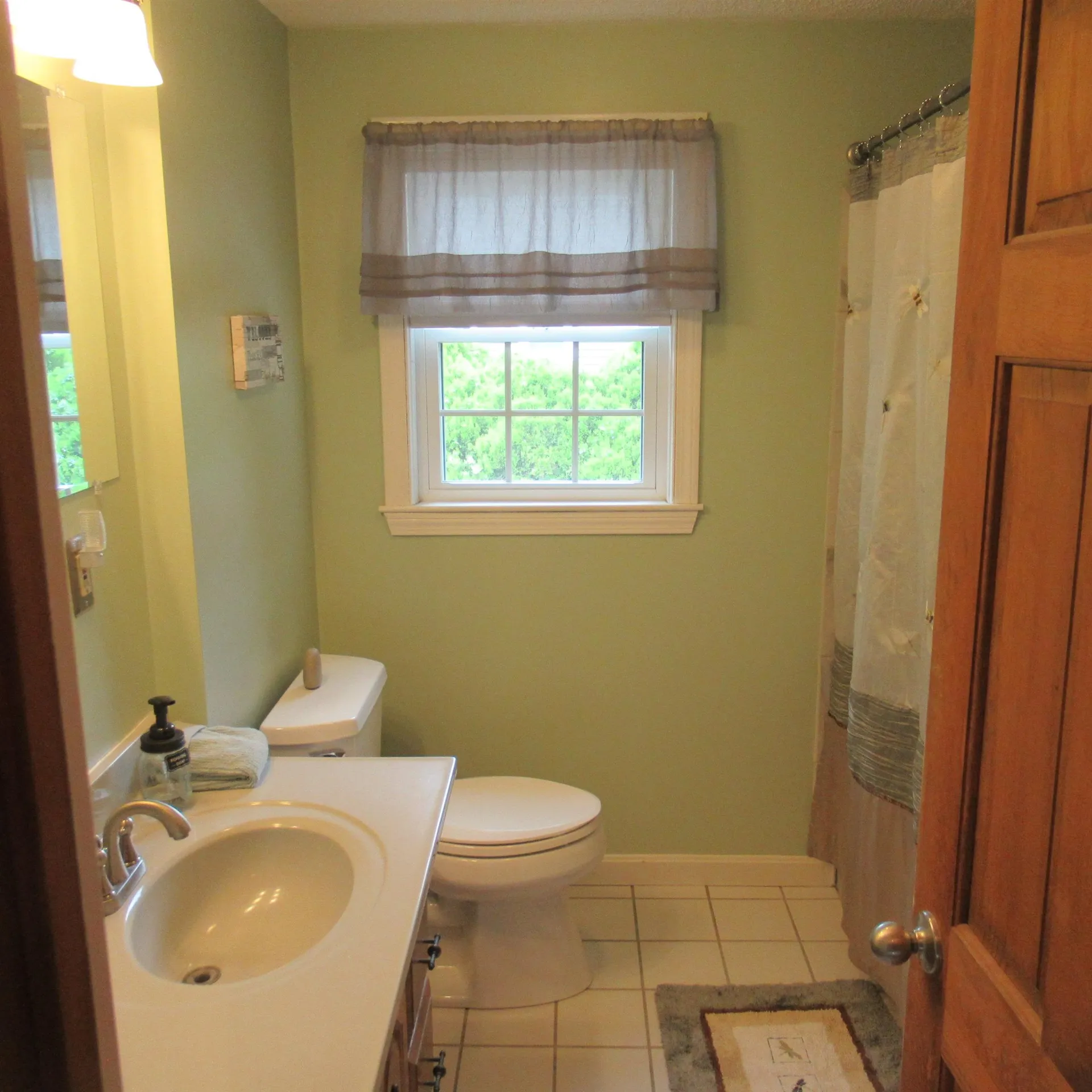 16 Eayers Pond Road Hudson NH 03051