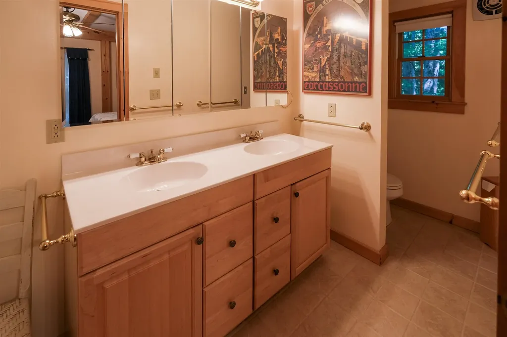 141 East Lake Road Ludlow VT 05149