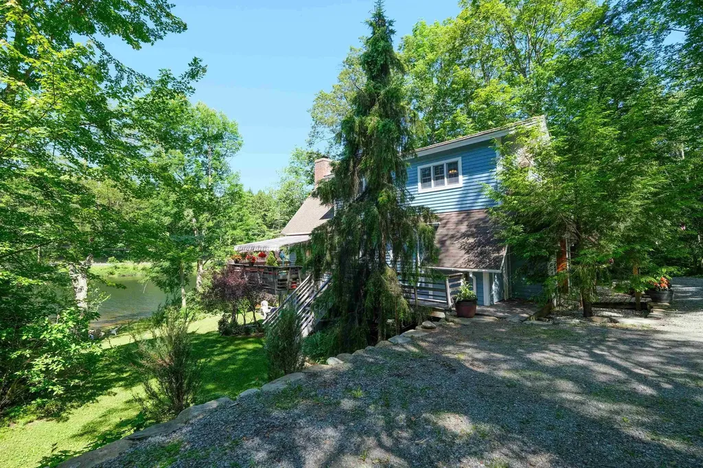 141 East Lake Road Ludlow VT 05149