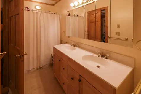 141 East Lake Road Ludlow VT 05149