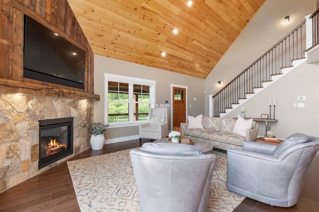 22 Ginger Gold Way Gilford NH 03249