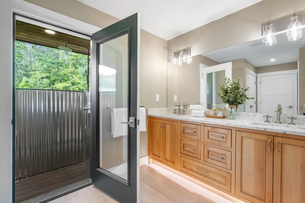 22 Ginger Gold Way Gilford NH 03249