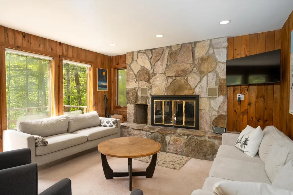 89 Birch Road Londonderry VT 05148