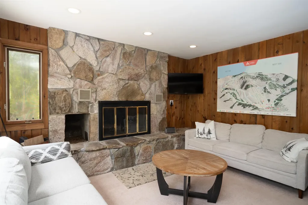 89 Birch Road Londonderry VT 05148