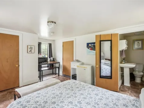 24 School House Hill Road Middlebury VT 05753