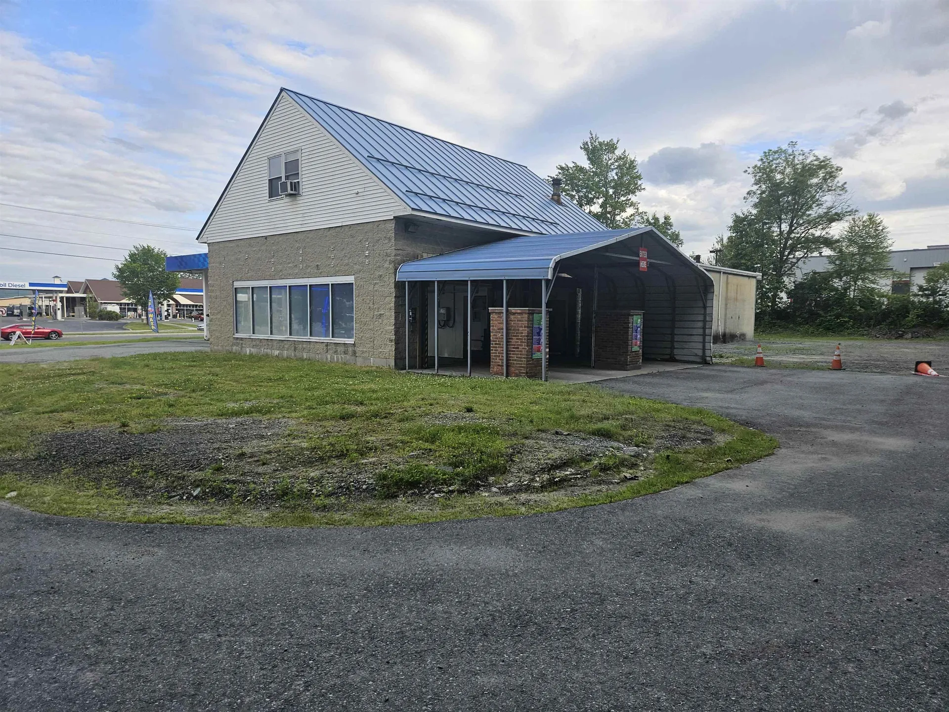 1049 North Main Street Hartford VT 05001