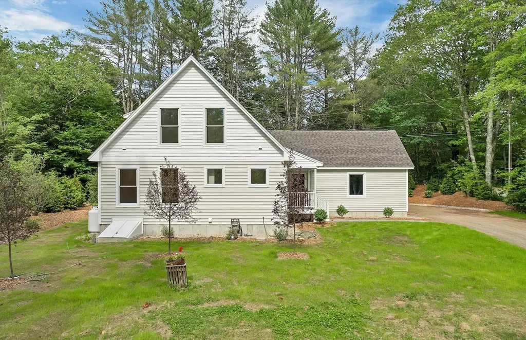 4 Hilltop Drive Holderness NH 03245