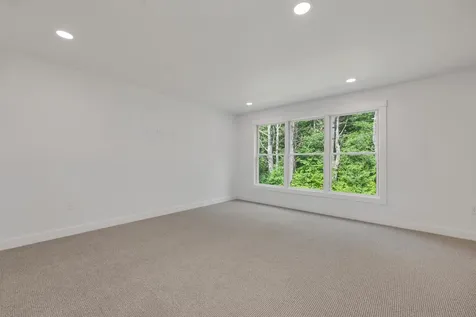 4 Hilltop Drive Holderness NH 03245