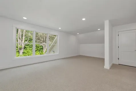 4 Hilltop Drive Holderness NH 03245