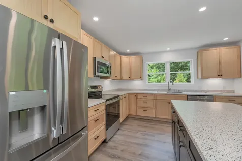 4 Hilltop Drive Holderness NH 03245