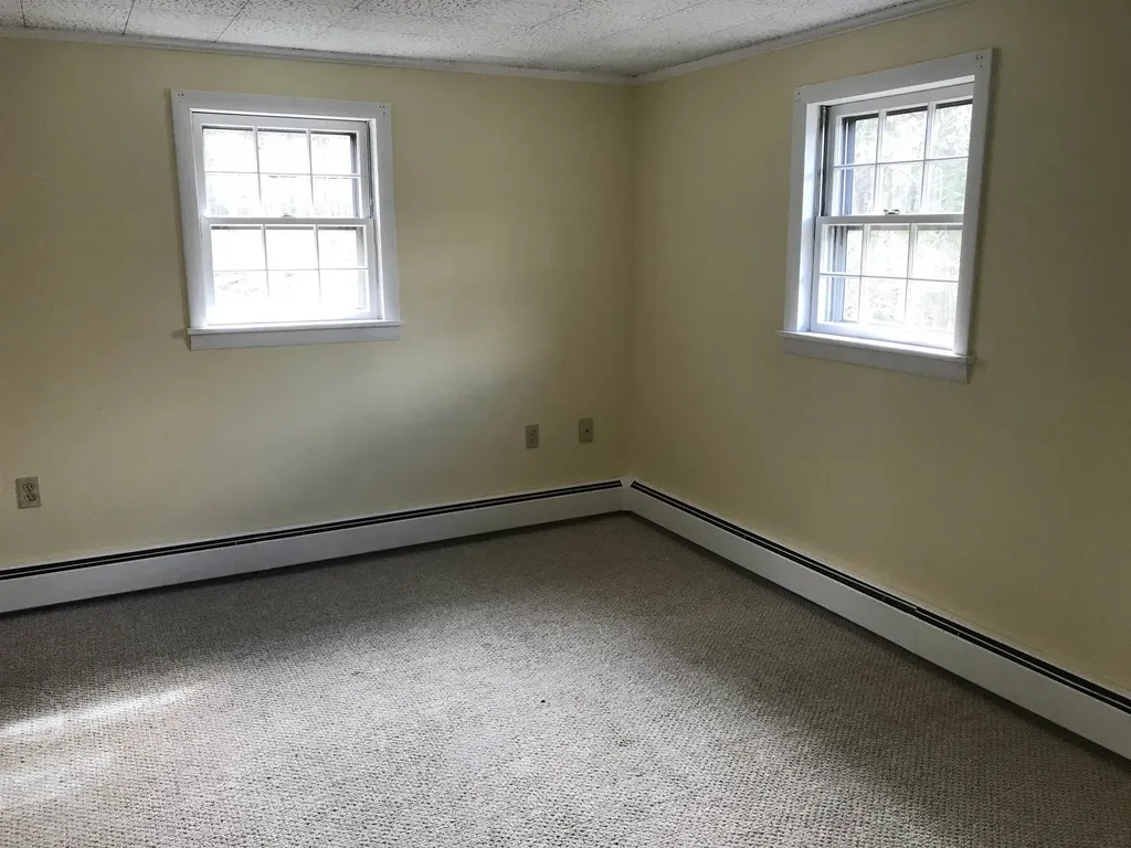 16 Hominy Pot Road New London NH 03257