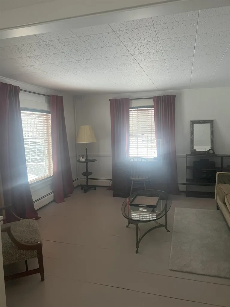 16 Hominy Pot Road New London NH 03257