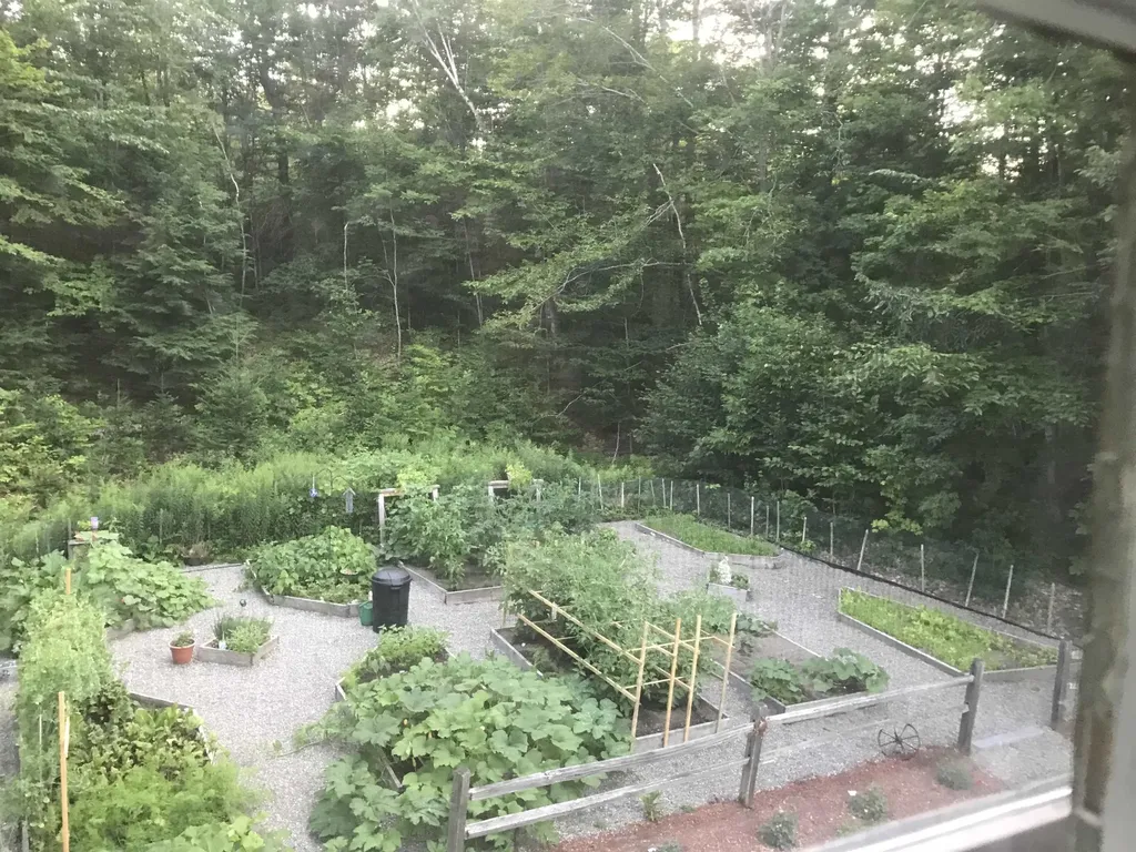 16 Hominy Pot Road New London NH 03257