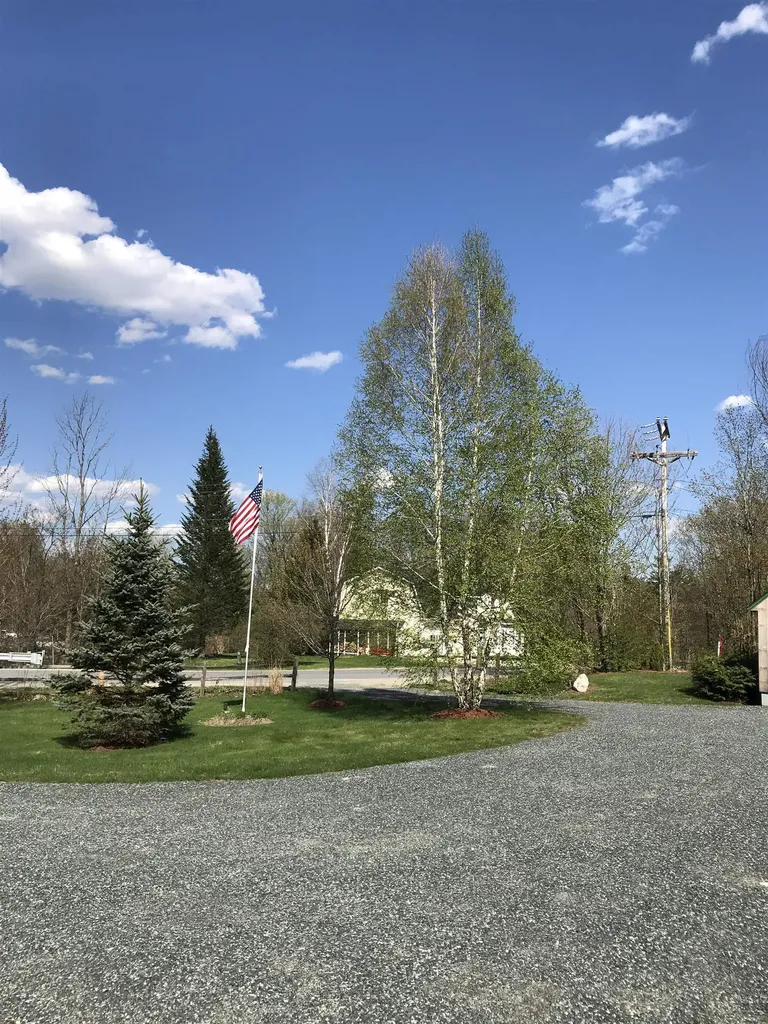 16 Hominy Pot Road New London NH 03257