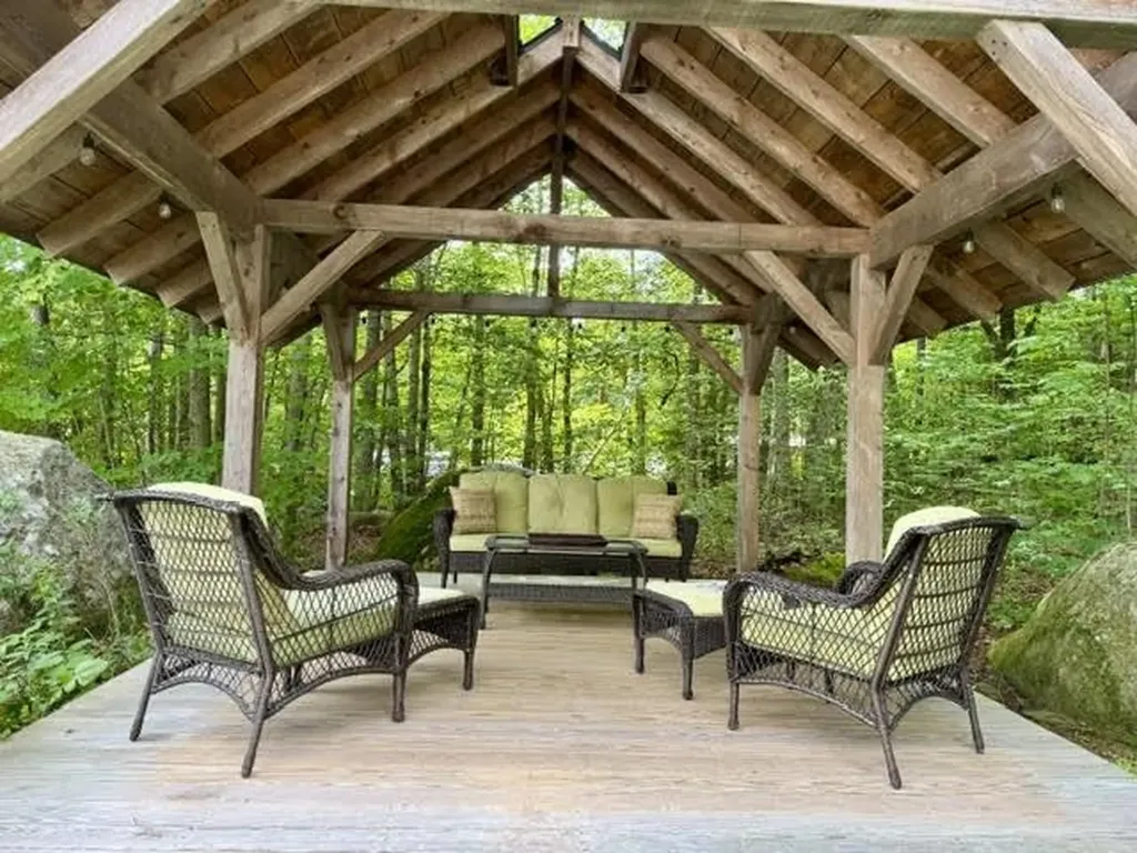 16 Hominy Pot Road New London NH 03257