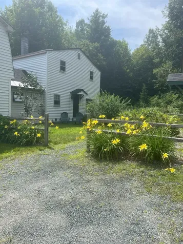 16 Hominy Pot Road New London NH 03257