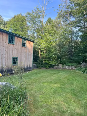 16 Hominy Pot Road New London NH 03257