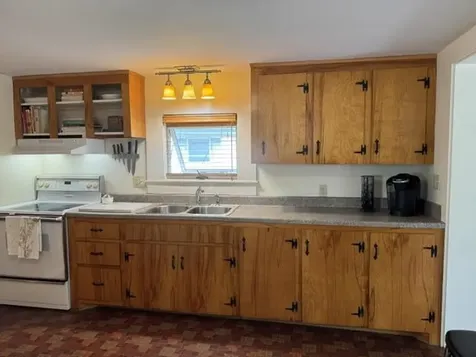 16 Hominy Pot Road New London NH 03257