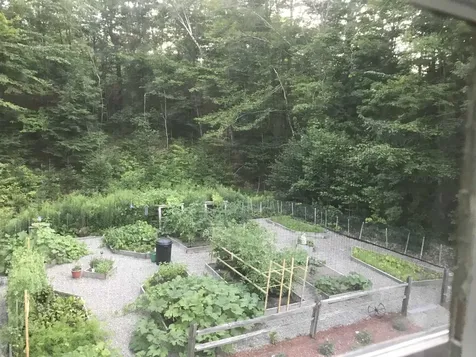 16 Hominy Pot Road New London NH 03257