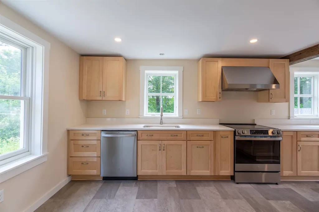 13 Mill Road Tamworth NH 03883