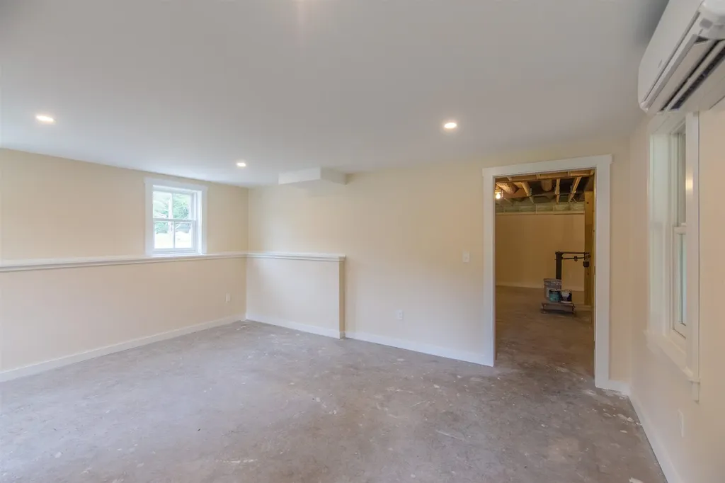 13 Mill Road Tamworth NH 03883