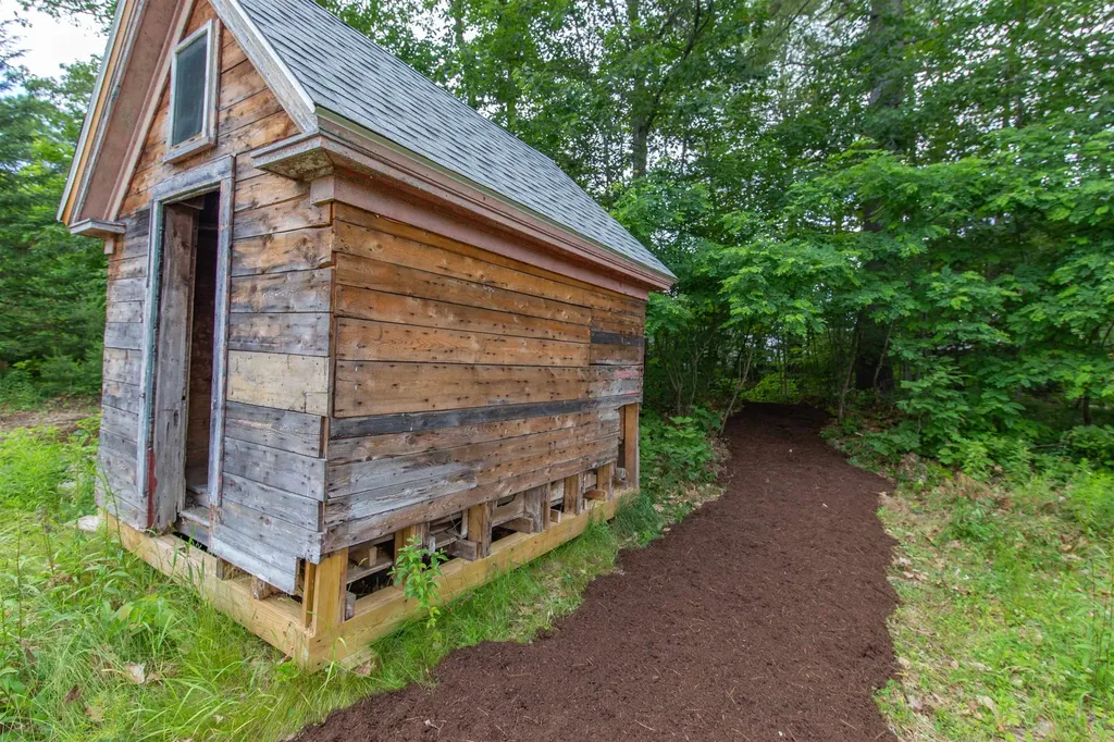 13 Mill Road Tamworth NH 03883