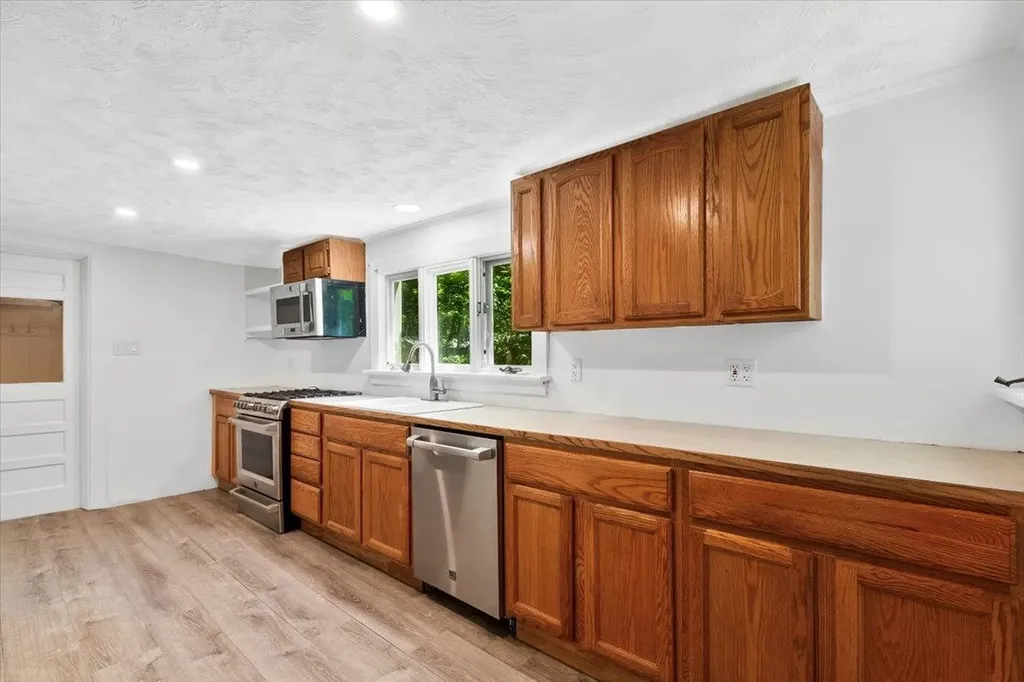 3530 Vt Route 346 Pownal VT 05261