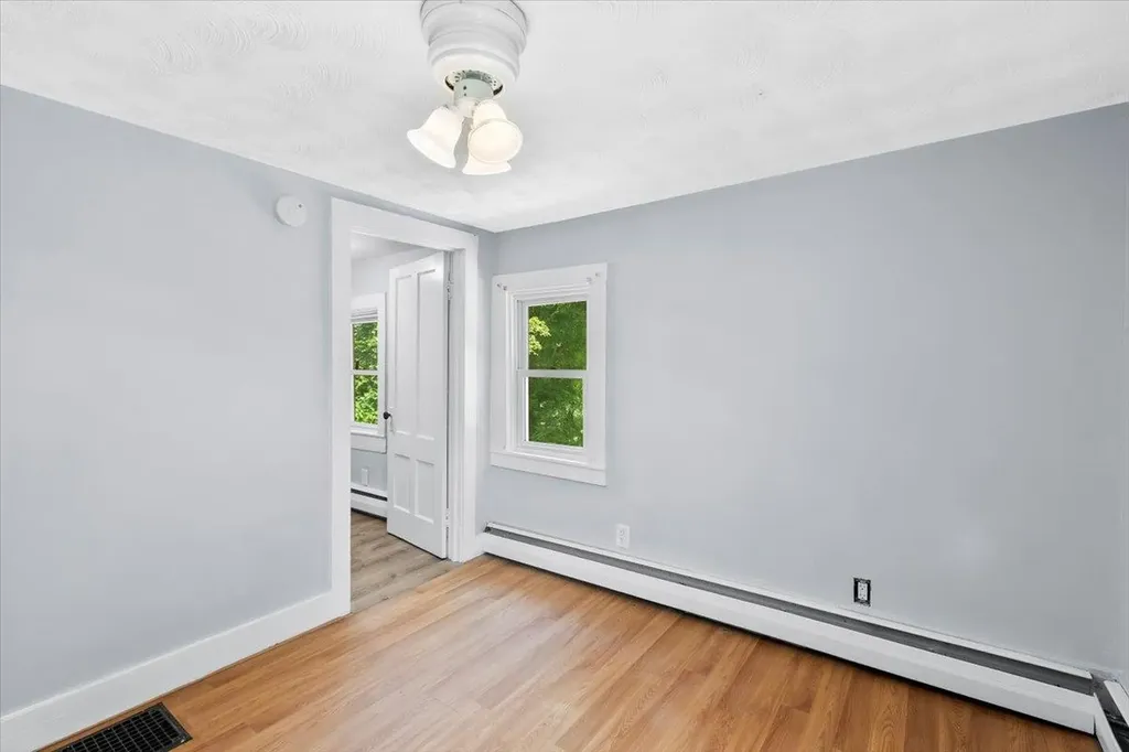 3530 Vt Route 346 Pownal VT 05261