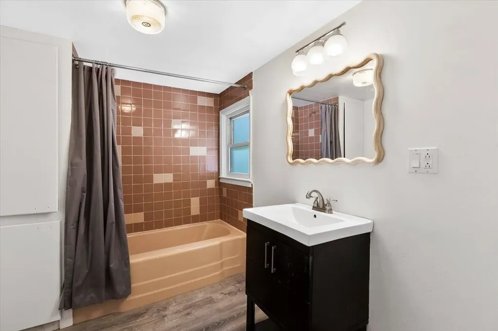 3530 Vt Route 346 Pownal VT 05261