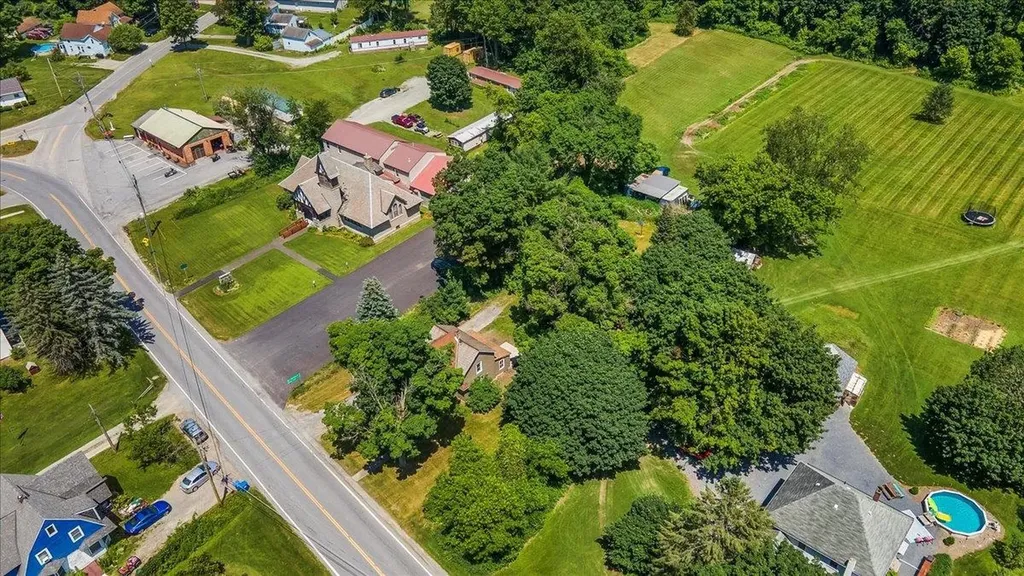 3530 Vt Route 346 Pownal VT 05261