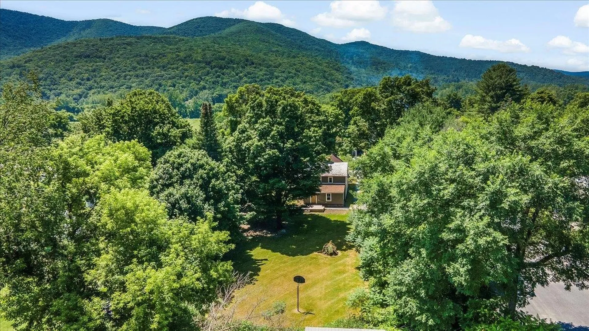 3530 Vt Route 346 Pownal VT 05261