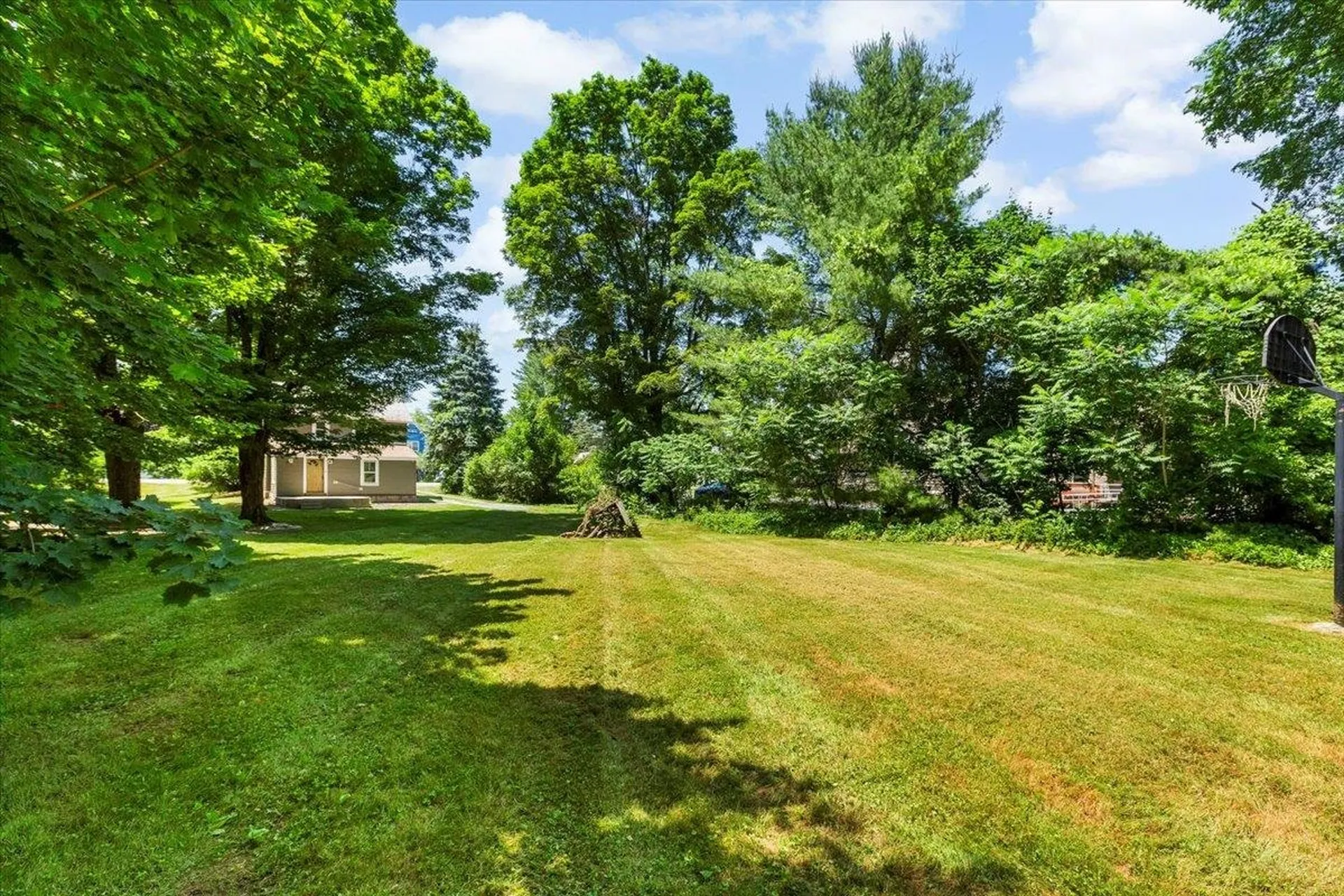 3530 Vt Route 346 Pownal VT 05261