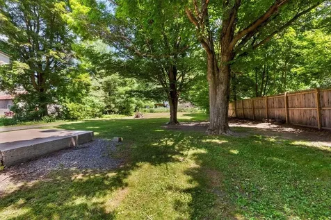 3530 Vt Route 346 Pownal VT 05261