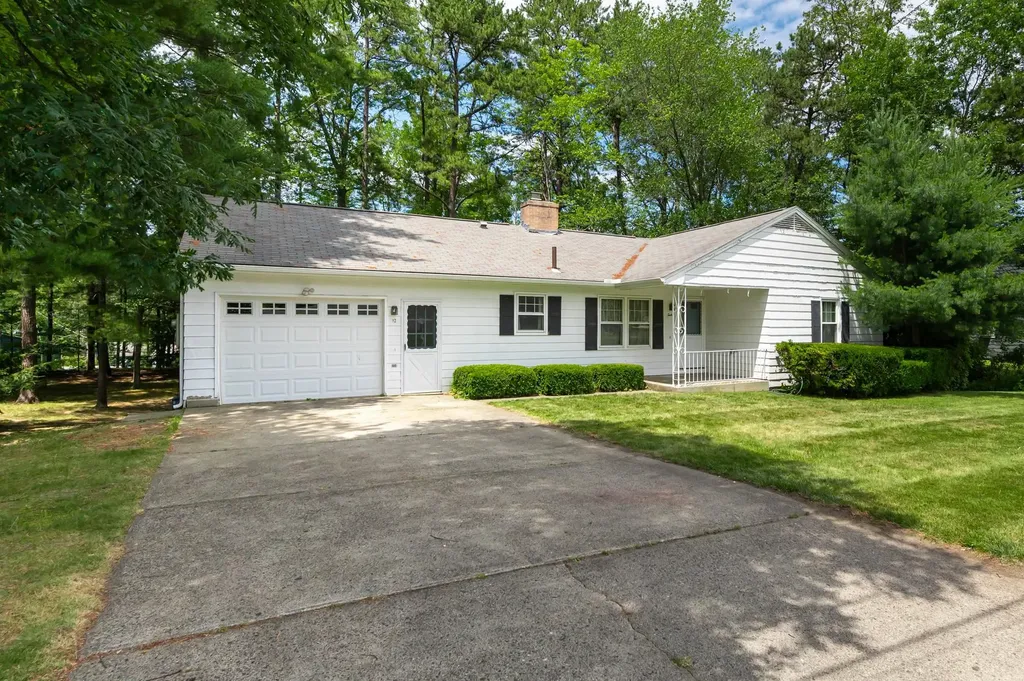 12 Shady Hill Road Nashua NH 03063
