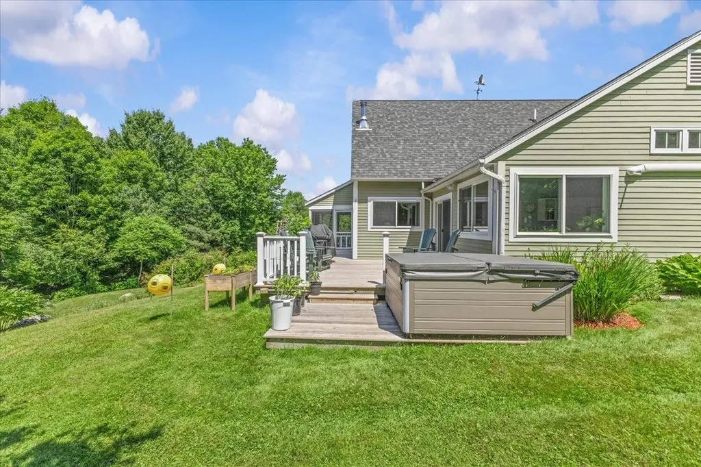 2852 Centerville Road Hyde Park VT 05655