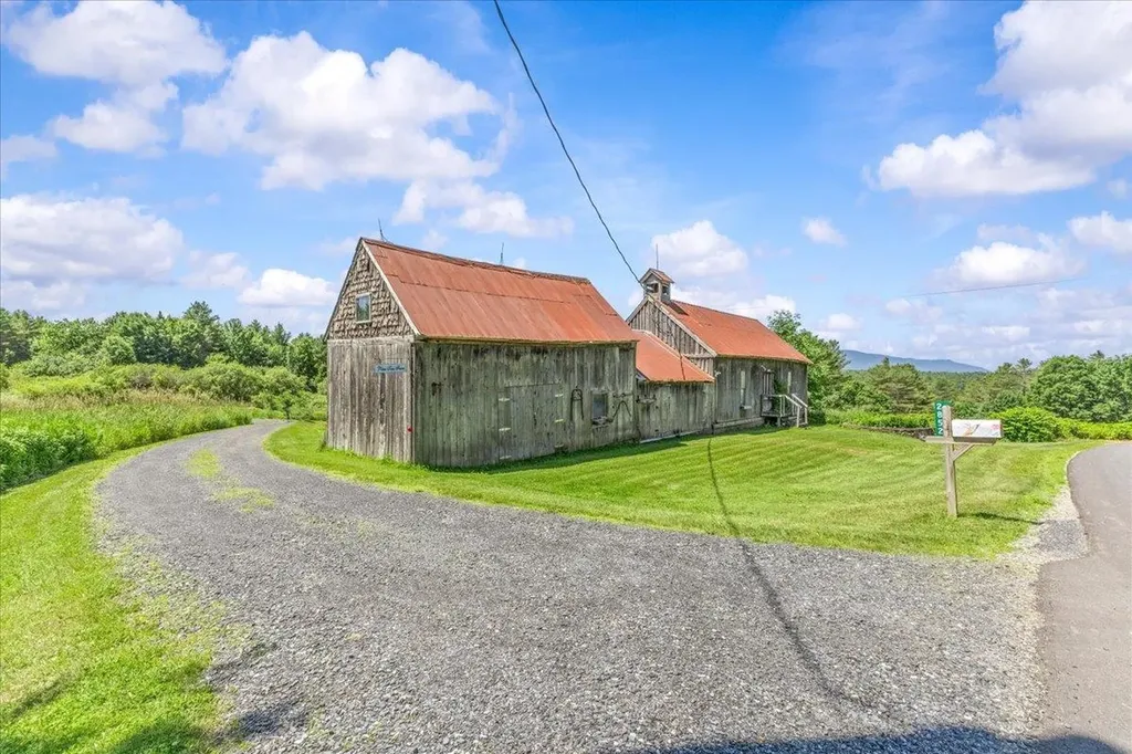 2852 Centerville Road Hyde Park VT 05655