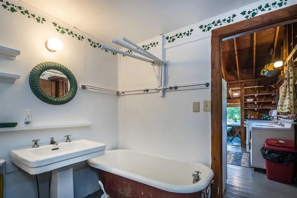 32 Elbow Road Hubbardton VT 05732