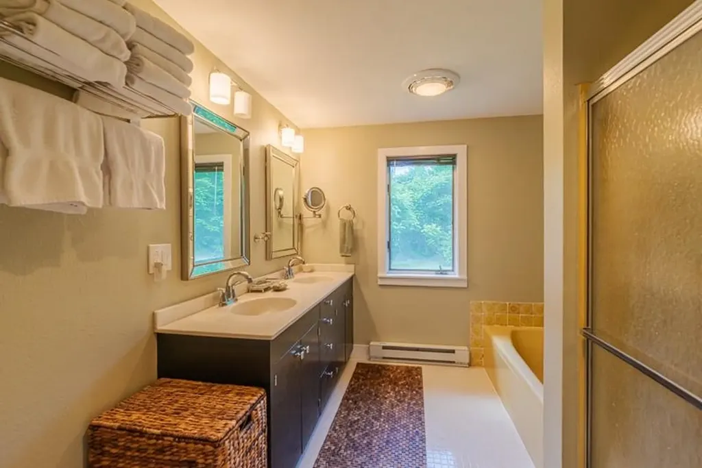 55 Uphill Road Landgrove VT 05148