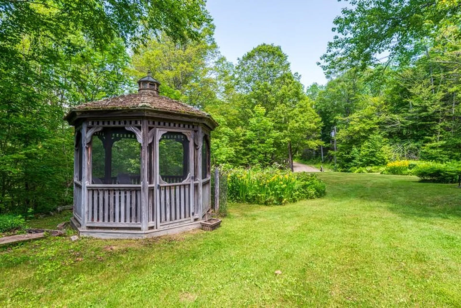 55 Uphill Road Landgrove VT 05148