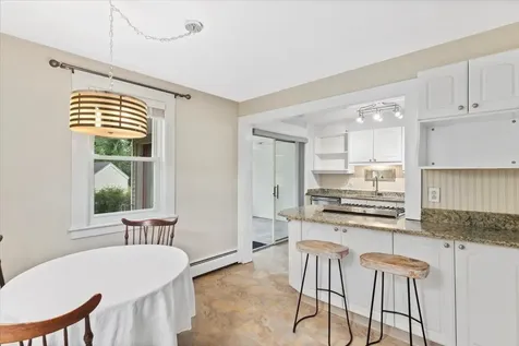 3 Perry Avenue Nashua NH 03060