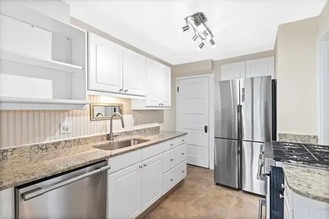 3 Perry Avenue Nashua NH 03060