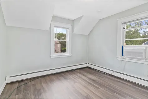 3 Perry Avenue Nashua NH 03060